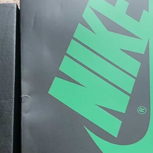 Nike Air Jordan 1 Retro High OG “Lucky Green” - Men 12 (Women's US 13.5) - NIB - Picture 5 of 5